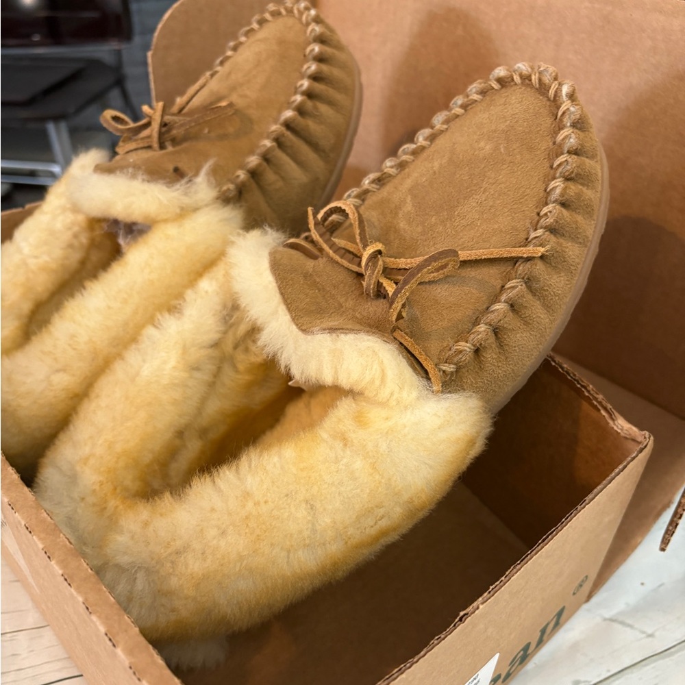 LL Bean Moccasins wicked good NEW 8